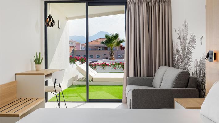 Double with Balinese bed Hotel MYND Adeje Tenerife Double with Balinese bed Hotel MYND Adeje Tenerife